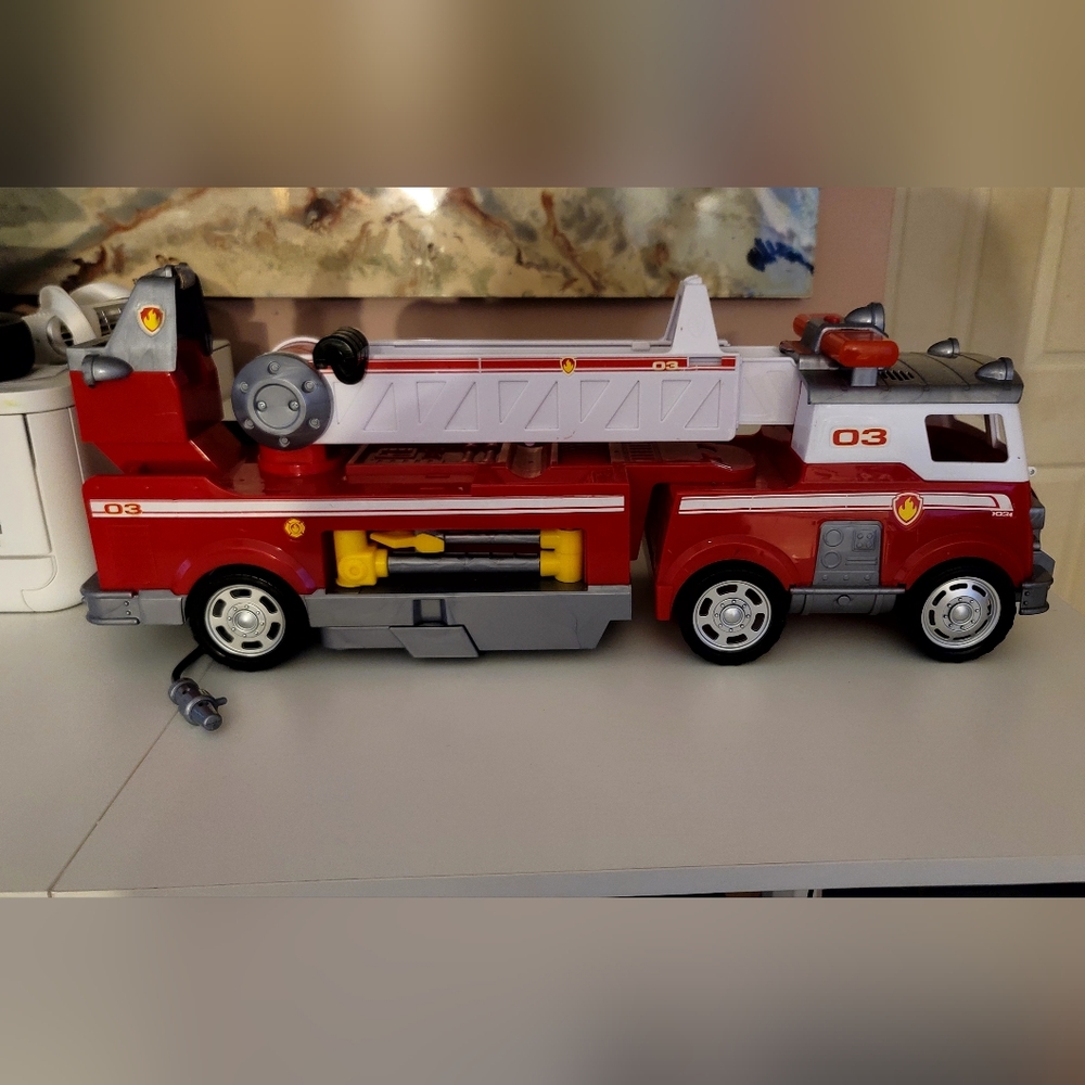 PAW Patrol Fire Truck Ultimate Rescue 24.5” Extendable 2ft Tall Ladder 03 Engine